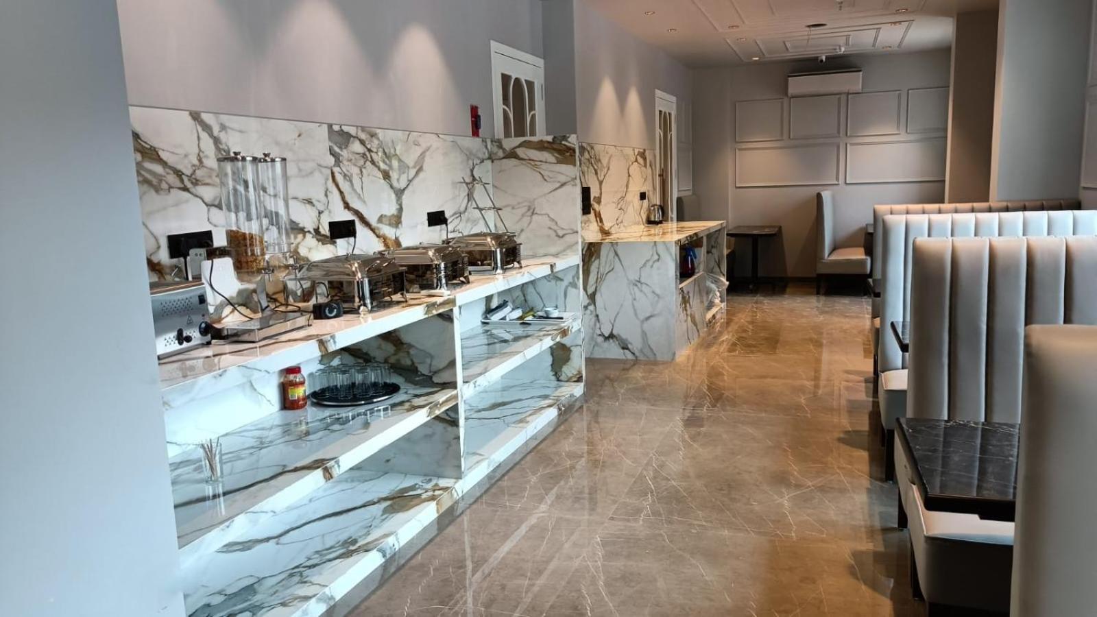 מומביי J Hotel And Banquets מראה חיצוני תמונה