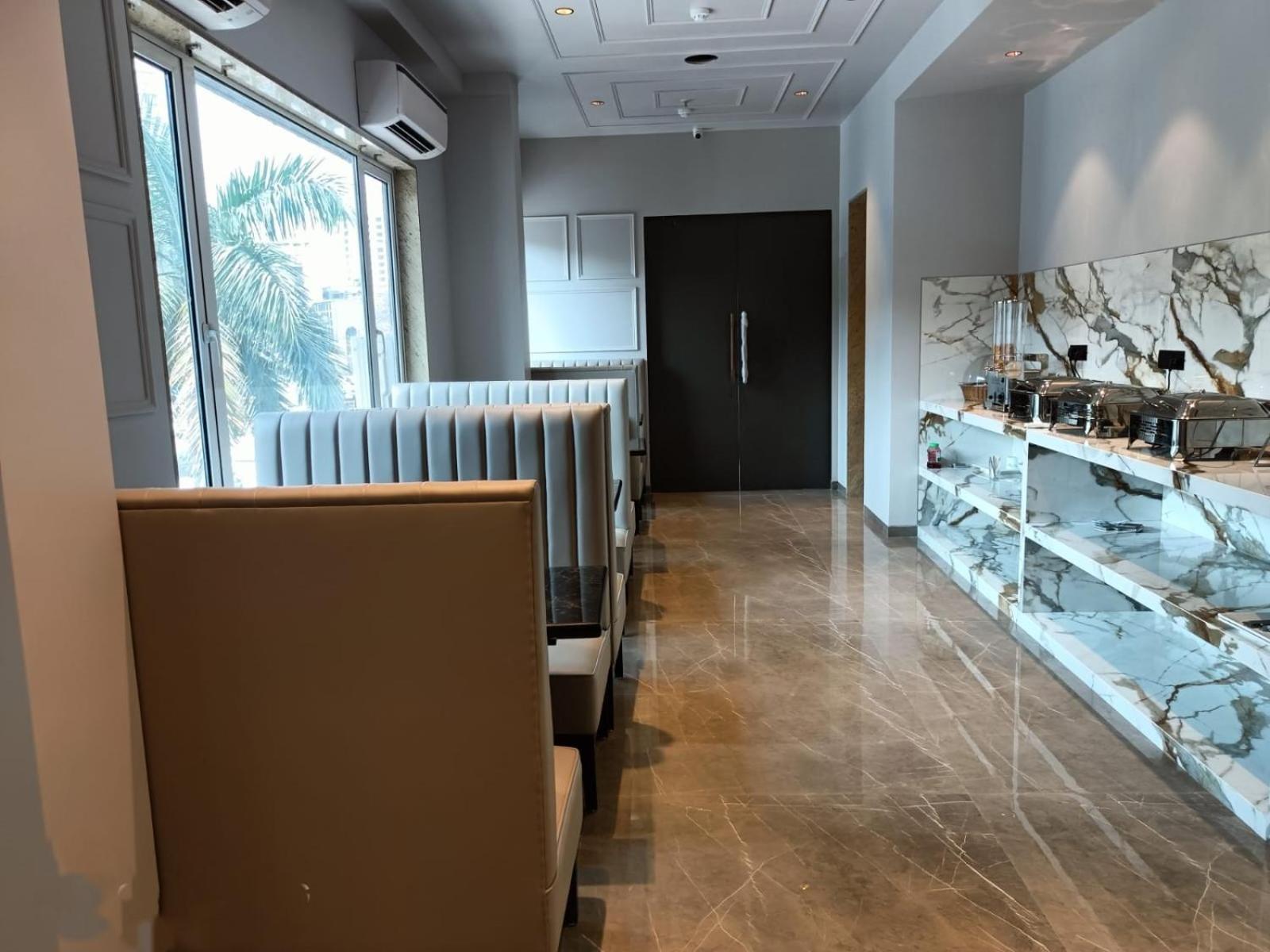 מומביי J Hotel And Banquets מראה חיצוני תמונה