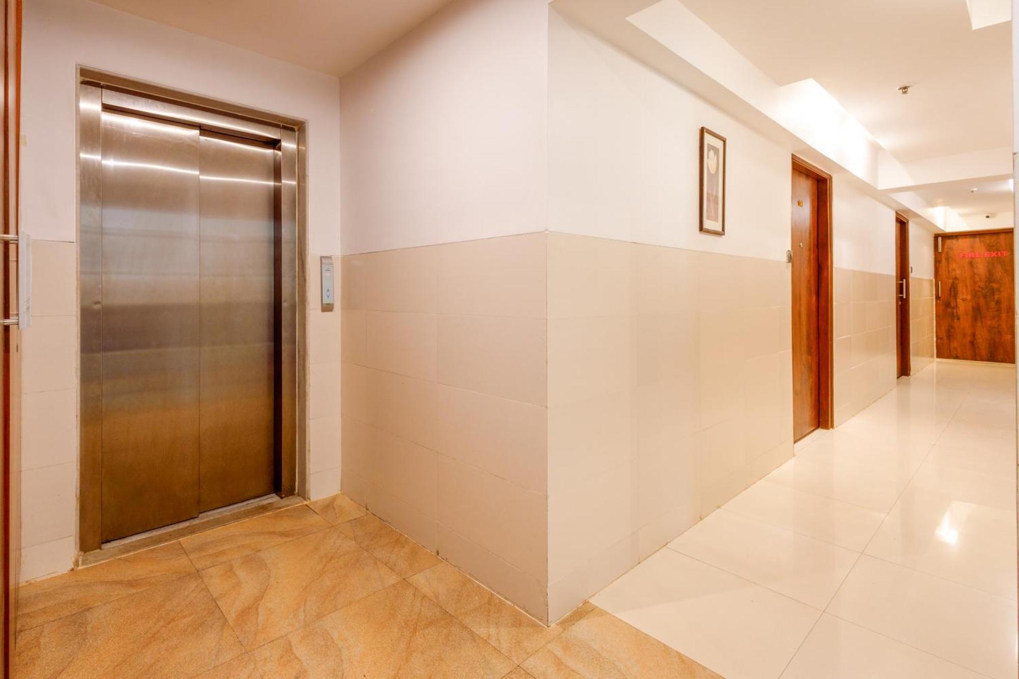 מומביי J Hotel And Banquets מראה חיצוני תמונה